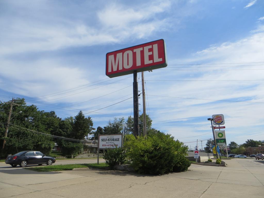 Dry Ridge Motor Inn Esterno foto