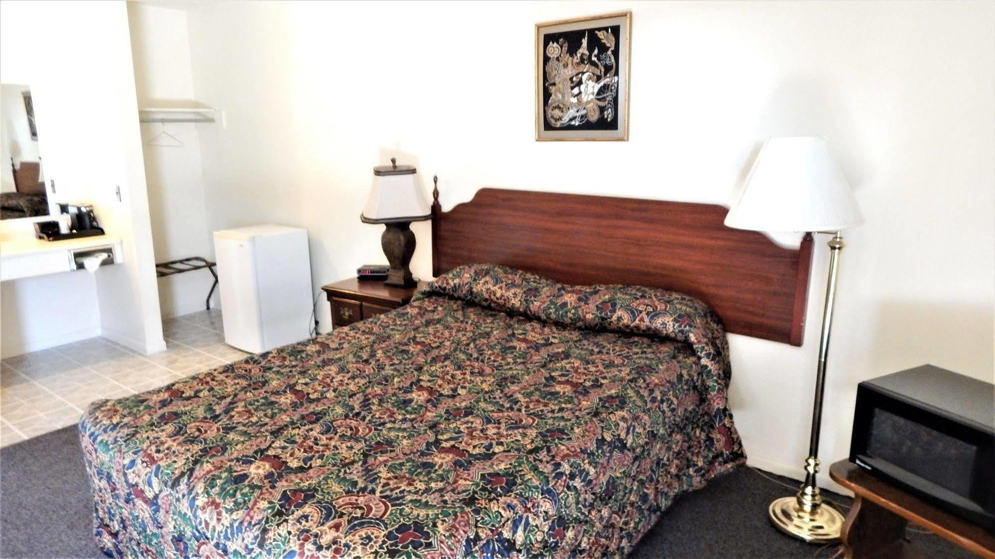 Dry Ridge Motor Inn Esterno foto