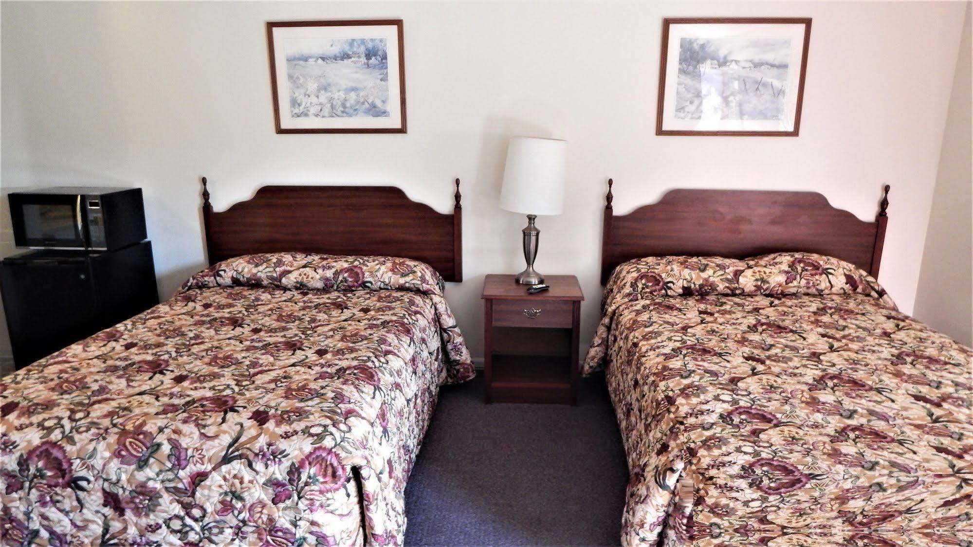 Dry Ridge Motor Inn Esterno foto